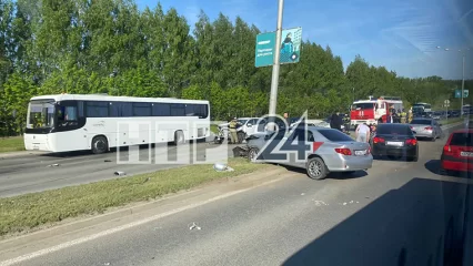 В Нижнекамске из-за массового ДТП на Соболеково образовалась огромная пробка