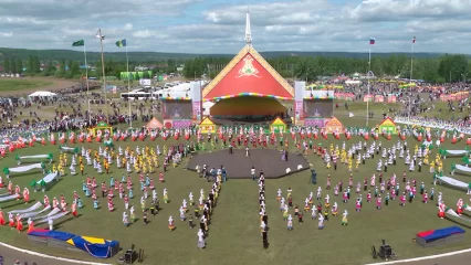 Яркие костюмы, песни и пляски: в Нижнекамске с размахом отметили Сабантуй - 2023