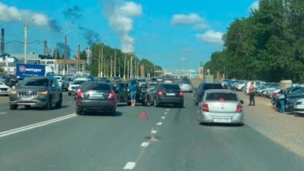 На промзоне в Нижнекамске из-за аварии перекрыта полоса движения