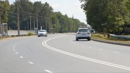 Новая двойная сплошная линия на дороге в Нижнекамске доставляет неудобства водителям