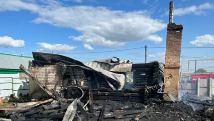 В Татарстане при пожаре в частном доме погибли четверо детей и трое взрослых