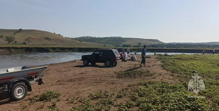 В Татарстане третий день ищут утонувшую вместе с братом 18-летнюю девушку