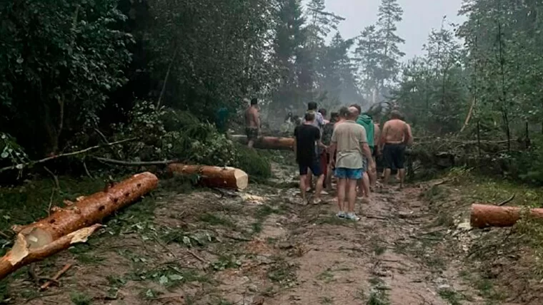 В Татарстане из-за урагана пострадали 26 детских лагерей