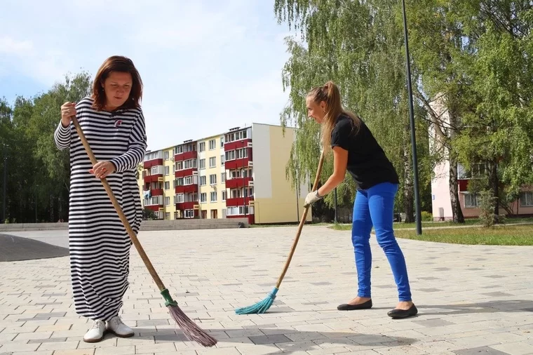 Нижнекамцы устроили субботник ко Дню Республики Татарстан