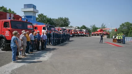 В Нижнекамске огнеборцы отметили юбилеи двух пожарно-спасательных частей