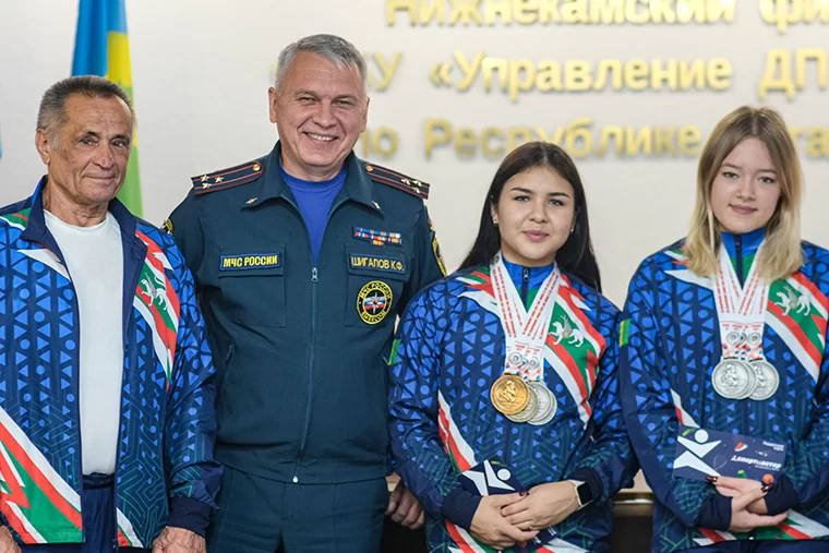 Воспитанницы нижнекамской школы пожарно-спасательного спорта стали призерами чемпионата мира