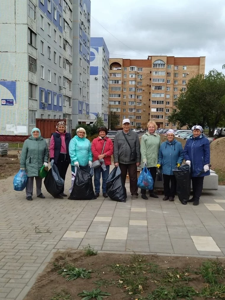 Нижнекамцы своими силами очистили от мусора несколько микрорайонов города