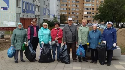 Нижнекамцы своими силами очистили от мусора несколько микрорайонов города