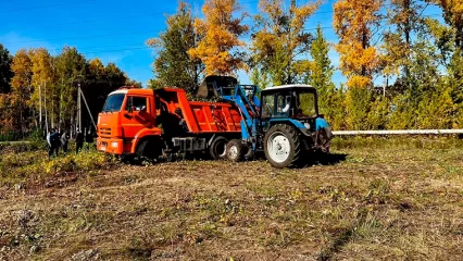 В Нижнекамске прошёл субботник с участием заместителя главы района