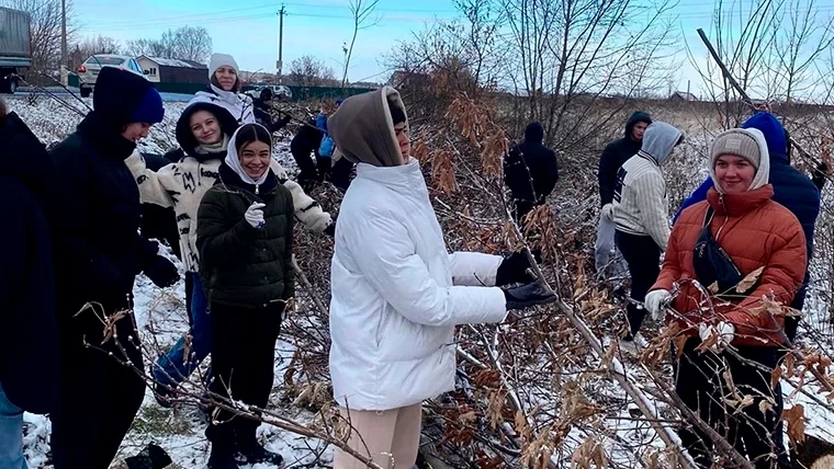 Нижнекамские студенты помогли убраться на выезде из города