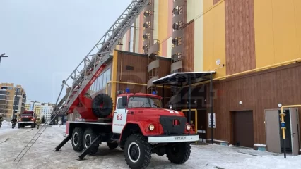 В Нижнекамске пожарные проводят учения в ТЦ