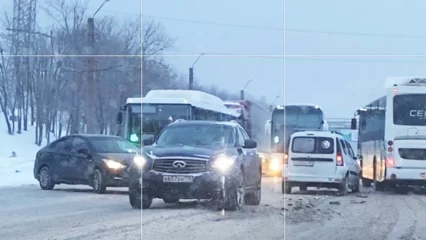 В промзоне Нижнекамска из-за ДТП образовалась огромная пробка