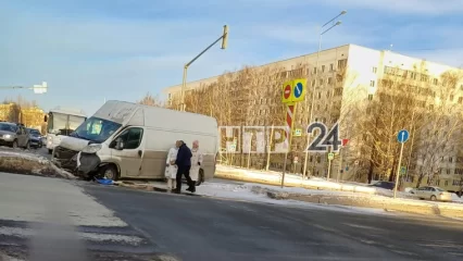 В Нижнекамске из-за ДТП закрыт перекресток Гагарина – Вахитова