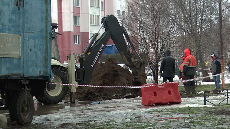 Жители одного из домов в Нижнекамске остались без холодной воды из-за порыва