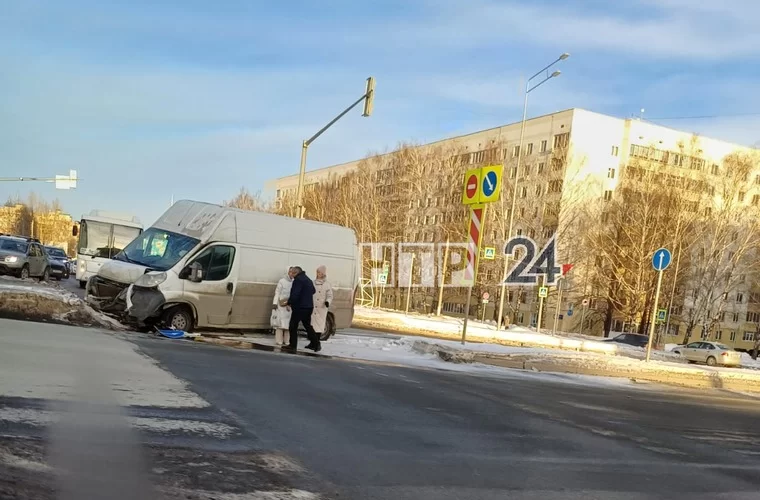 В Нижнекамске из-за ДТП закрыт перекресток Гагарина – Вахитова