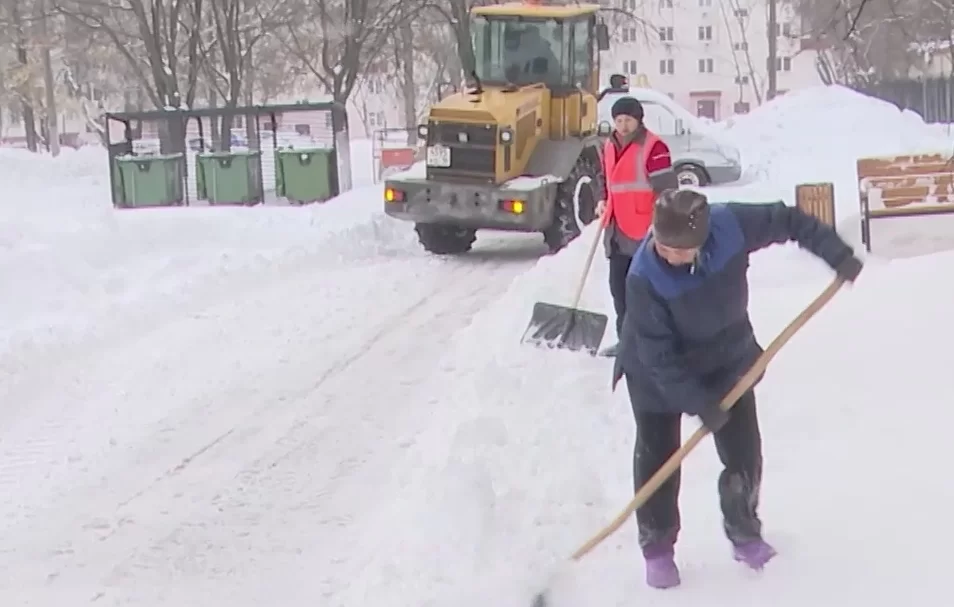 В Нижнекамске за сутки вывезли почти 9 тысяч кубометров снега