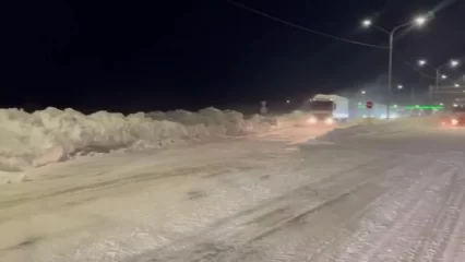 Дорожники вывезли с М-12 более 1 млн кубометров снега