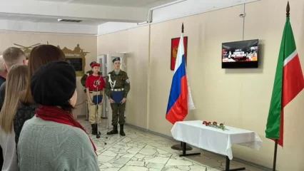 В нижнекамской школе открыли мемориал выпускникам, погибшим в СВО