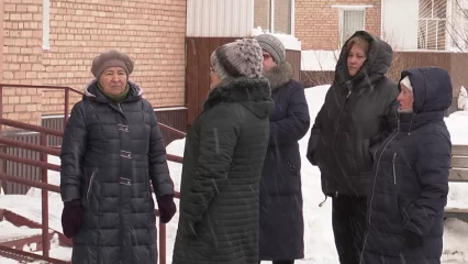 В Нижнекамске жильцы многоэтажки борются со СДЭКом