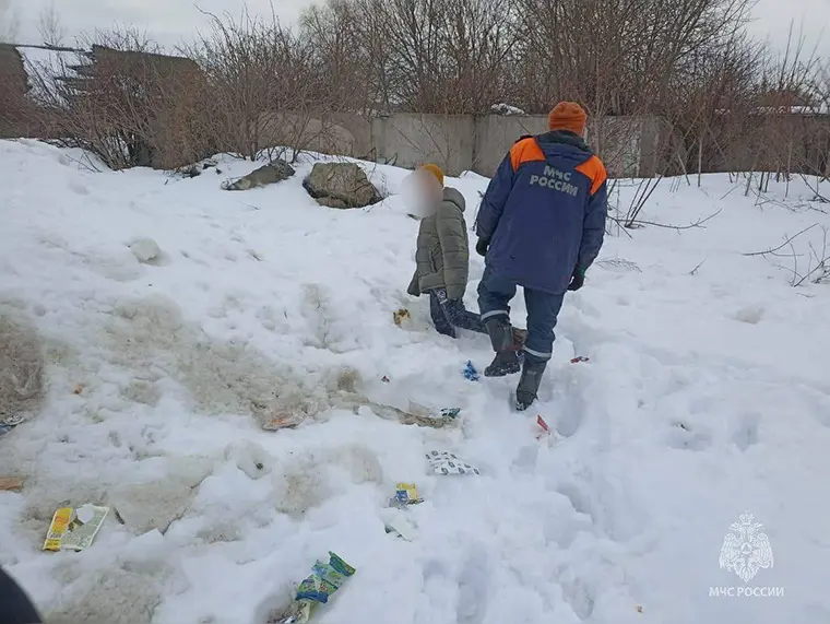 В Казани 11-летний мальчик провалился в сугроб и не мог выбраться самостоятельно