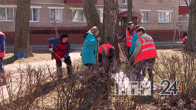 Нижнекамск совместными усилиями продолжают приводить в порядок после зимы