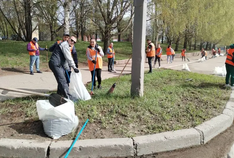 Рамиль Муллин поблагодарил нижнекамцев за участие в субботниках