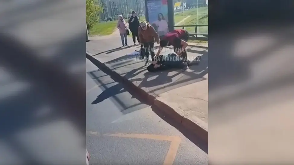 В Казани кондуктор автобуса избил пассажира — видео