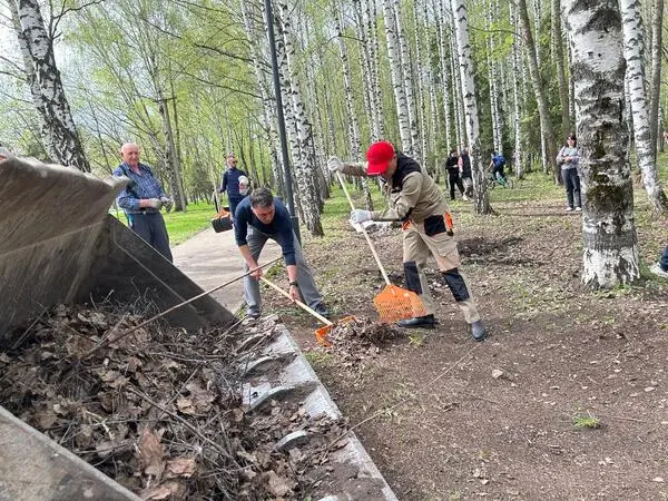 Власти Нижнекамска привели в порядок территорию парка «Семья» и ул. Чистопольскую