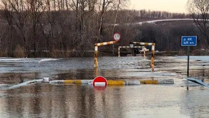 В Азнакаевском районе Татарстана подтопило один низководный мост