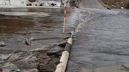 В Татарстане из-за подъема уровня воды закрыли два моста через реку Свияга