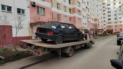 «ВАЗ-2114» был эвакуирована в Нижнекамске за невыполнение постановления