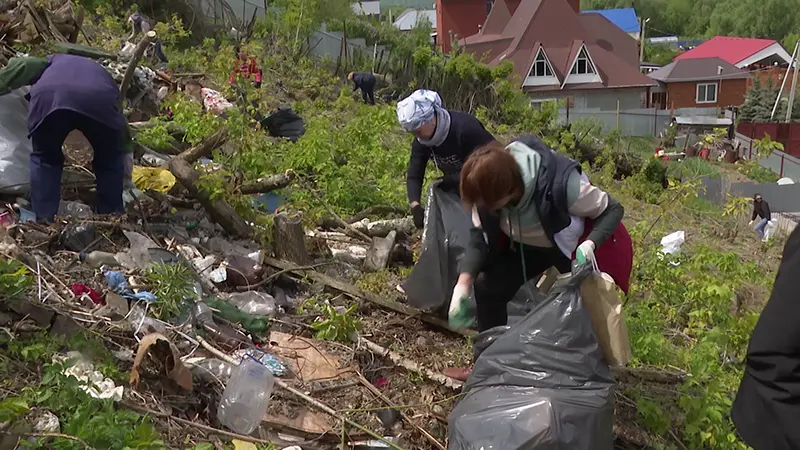 Нижнекамцы убрались в лесопарке от «Солнечной поляны» до Красного Ключа