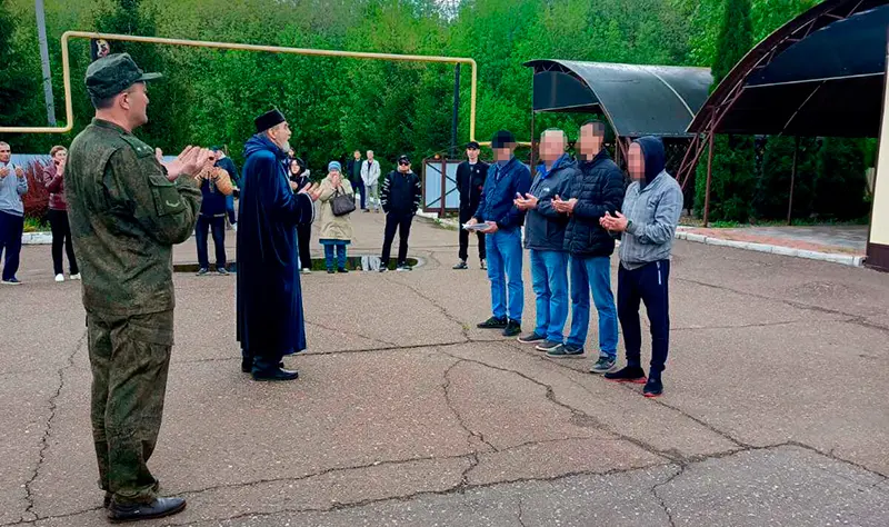 Четверо нижнекамцев отправились служить в подразделениях разведки