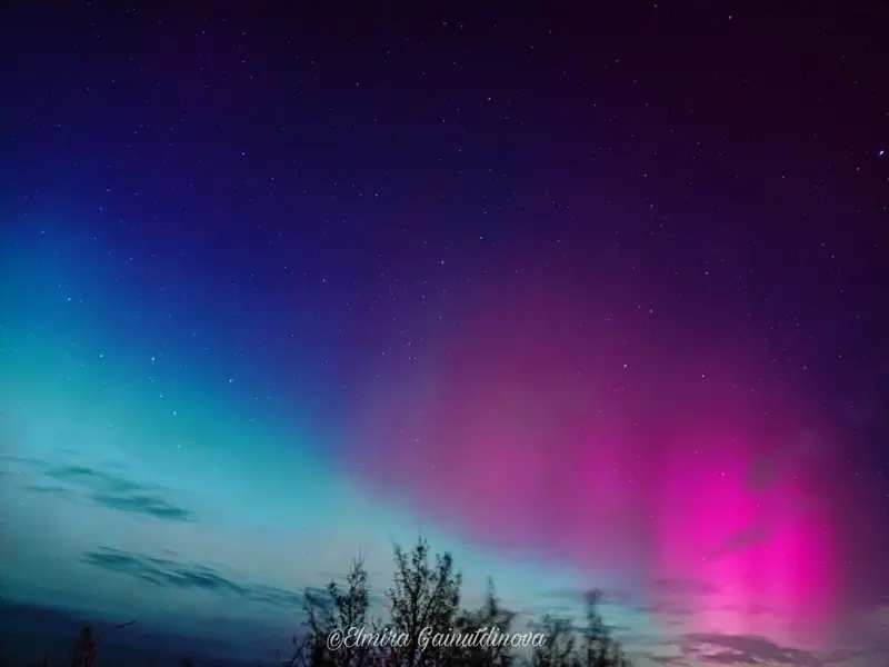 Нижнекамцы после прошедшей ночи делятся фотографиями северного сияния