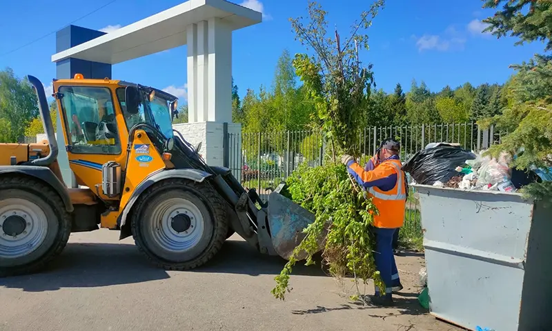 В Нижнекамске к Радонице приводят в порядок городское кладбище