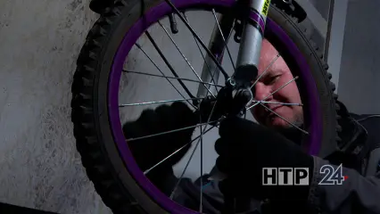 В Нижнекамске три волонтера ремонтируют велосипеды и отдают их детям