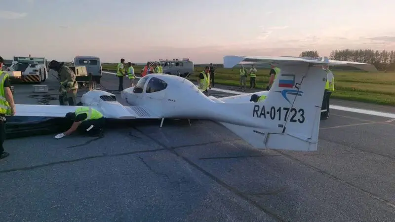 В Нижнекамске самолёт из Санкт-Петербурга сел на днище из-за ошибки пилотирования