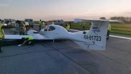 В Нижнекамске самолёт из Санкт-Петербурга сел на днище из-за ошибки пилотирования