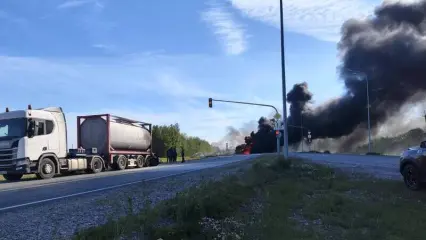 На трассе в Нижнекамском районе загорелся бензовоз