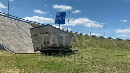 В Татарстане на трассе М-7 от остановки сердца умер водитель фуры