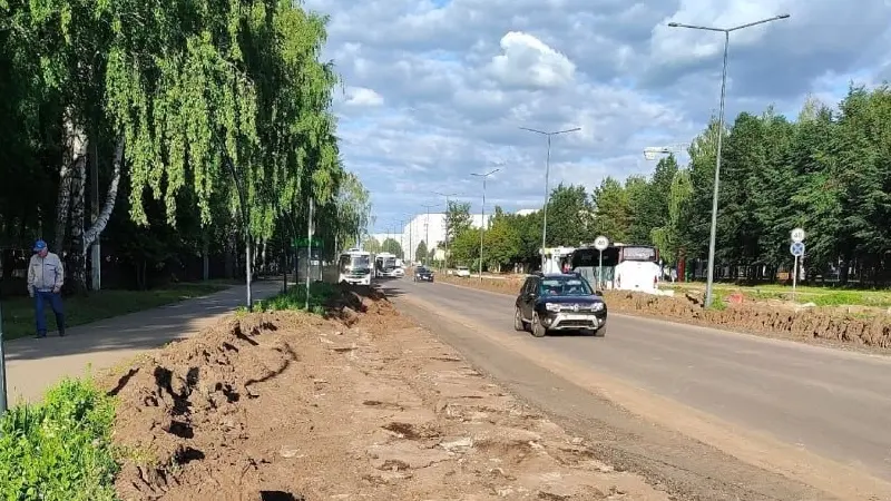 Власти Нижнекамска приняли решение оставить парковочные карманы у молочной кухни