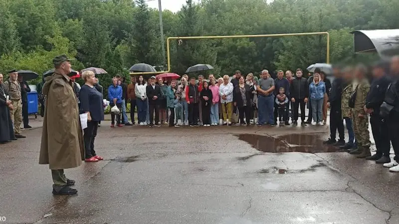 Группа из семи новобранцев-контрактников 31 июля уехала на службу из Нижнекамска