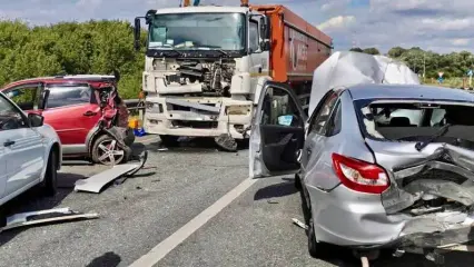 В Татарстане произошла авария с участием семи автомобилей