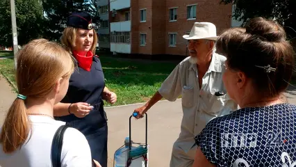 Чтобы нижнекамцы не попадались в сети мошенников, им раздают памятки