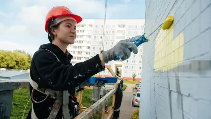 Художники начали рисовать муралы на домах Нижнекамска по программе «Кам Он»