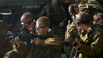 В Нижнекамском районе ученики сельских школ прошли полосу препятствий на «Зарнице»