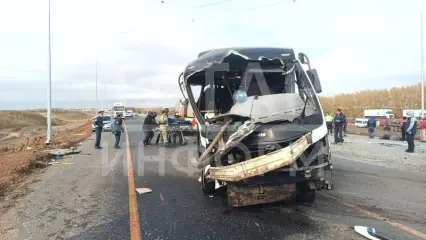 В столкновении автобусов в Татарстане погибли два пассажира