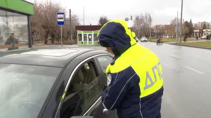 Штраф до 1,5 тысяч: нижнекамцам напомнили о запрете поворота налево на перекрестках