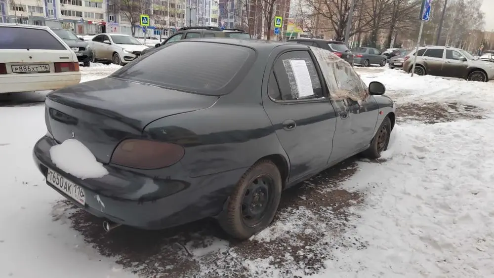 Бесхозный Hyundai с Мира, 43 отправят на спецстоянку, если не объявится владелец