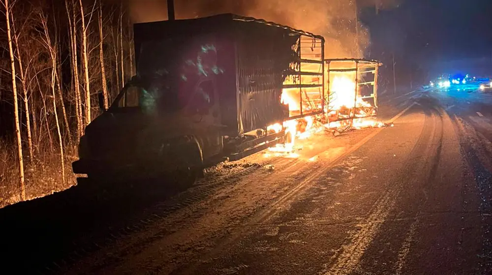 В Татарстане КАМАЗ влетел в две ГАЗели, произошло возгорание, есть погибший